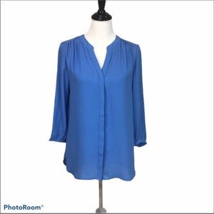 Grace 3/4 button sleeve V neck button front hi lo loose fit blue blouse